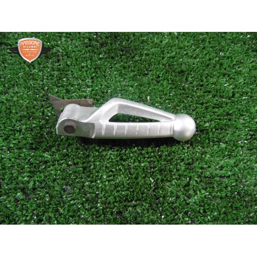 Estribo reposapiés trasero derecho Benelli Tornado TNT 1130 Naked TRE 2007 2009