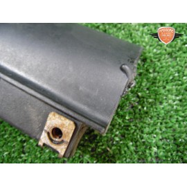 Abrazadera interior del guardabarros derecho Aprilia Sportcity 200 2004 2008