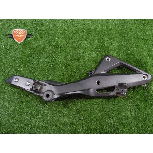 Supporto pedana poggiapiedi anteriore destra Honda CBR 600 F ABS 2010 2013