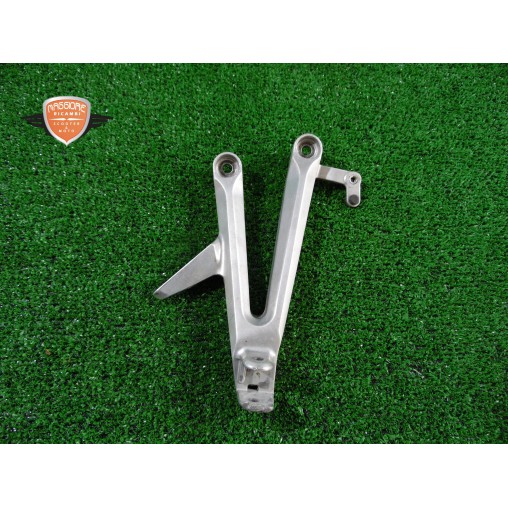 Soporte estribo reposapiés trasero derecho Honda CBR 1000 RR Fireblade 2004 2005