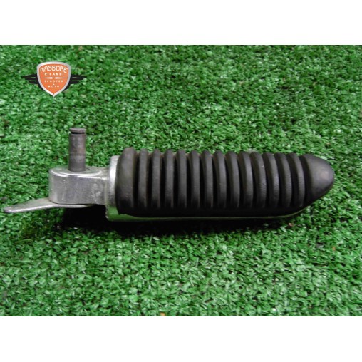 Reposapiés delantero derecho Suzuki GSX 750 F 1999 2006