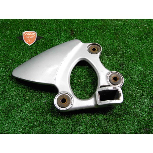 Soporte reposapiés delantero derecho Suzuki GSX 750 F 1999 2006