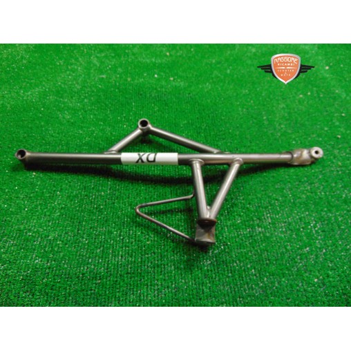 Supporto pedana poggiapiedi posteriore destra Kawasaki Versys 650 2010 2013