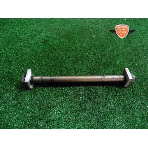 Pin de la rueda trasera Triumph Speed Four 600 2004 2006