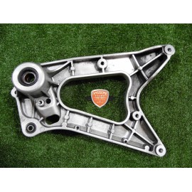 Soporte escape silenciador SYM Jet 125 2017 2020