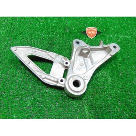 Soporte reposapiés delantero derecho Honda CB 300 R 2018 2019