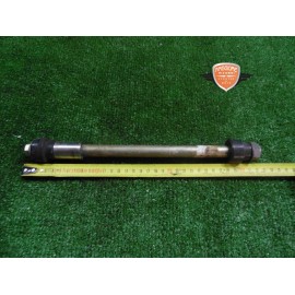 Rear wheel pin Triumph Bonneville SE 2009 2016