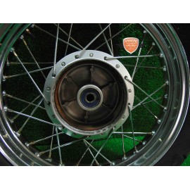 Drehen des hinteren Kreises Mash italia Five Hunderd 400 2015 2016