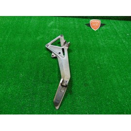 Soporte estribo reposapiés trasero derecho Honda Hornet 600 2000 2002