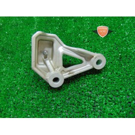 Soporte reposapiés delantero derecho Benelli TRK 251 2019 2020