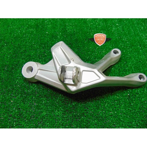 Soporte para el pie trasero derecho Benelli TRK 251 2019 2020