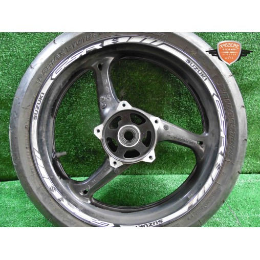 Girar la llanta delantera Suzuki GSR 750 2010 2015