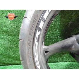 Girar la llanta delantera Suzuki GSR 750 2010 2015