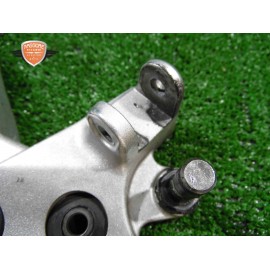 Soporte de la plataforma frontal izquierda Suzuki GSR 750 2010 2015