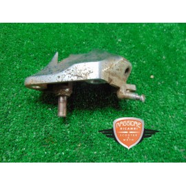 Soporte del reposapiés delantero izquierdo Suzuki LS 650 Savage 1993 1998