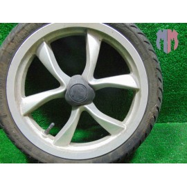 Llanta delantera izquierda Yamaha Tricity 125 2017 2020