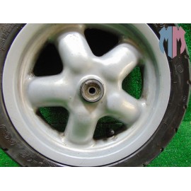 Drehen der vorderen Felge MBK Skyliner 125 1998 2004