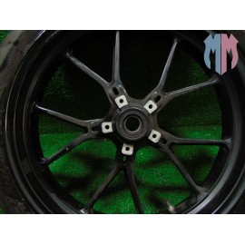 Girar la llanta delantera Ducati Hypermotard 796 2009 2012