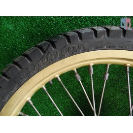 Drehen der vorderen Felge Cagiva W16 600 1994 2001
