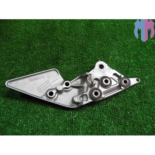 Support repose pied avant droit Suzuki Bandit GSF 600 2000 2005