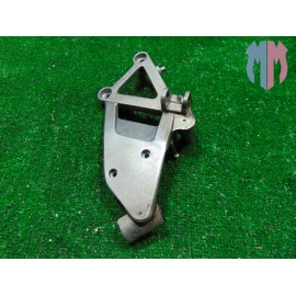 Plaque pour repose pied droit Honda VRF 750 F 1990 1993