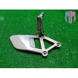 Plaque pour repose-pied gauche Honda VRF 750 F 1990 1993