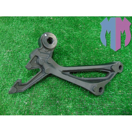 Estribo reposapiés trasero derecho Kawasaki Z 900 2021 2024