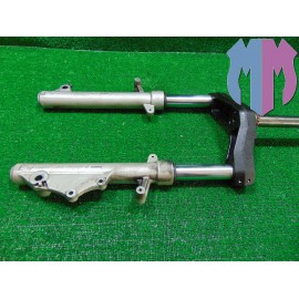 Fork slider lower fork cross brace Yamaha X-Max 250 2005 2007