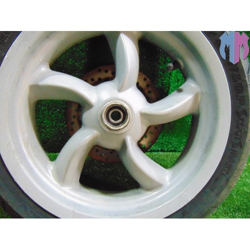 Girar la llanta delantera Malaguti Madison 125